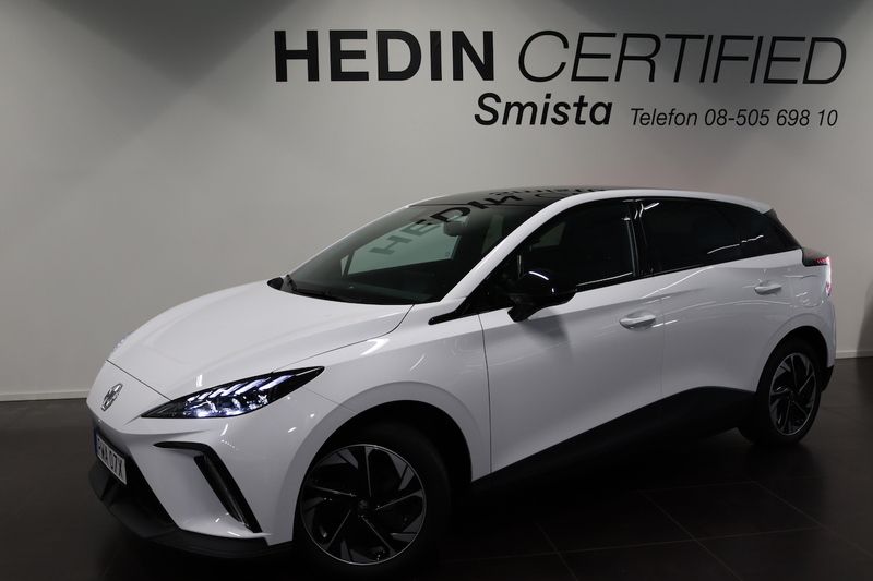 Begagnad MG MG4 EV Luxury 150 kW (204 HK) 2022 Vit Halvkombi