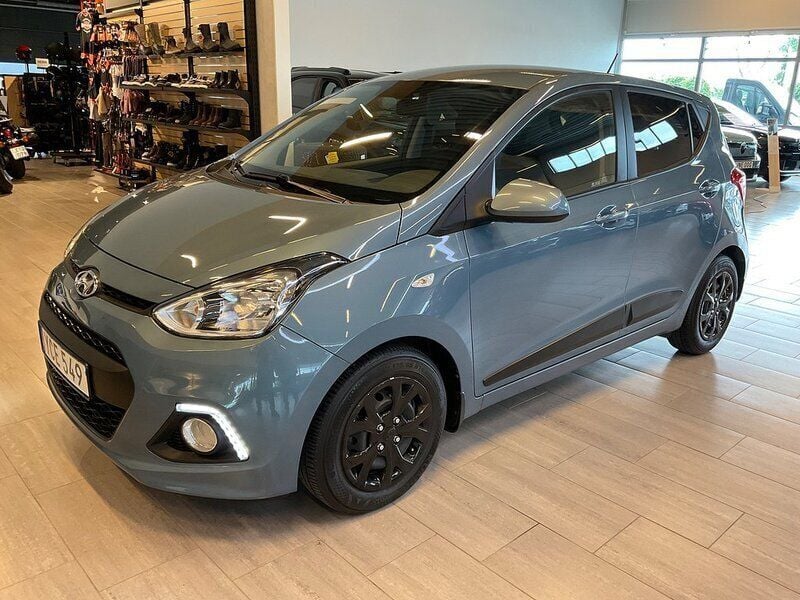 Blå Begagnad 2016 Hyundai i10 Edition Halvkombi | 88 000 kr (Dyr) - Bild 1/4
