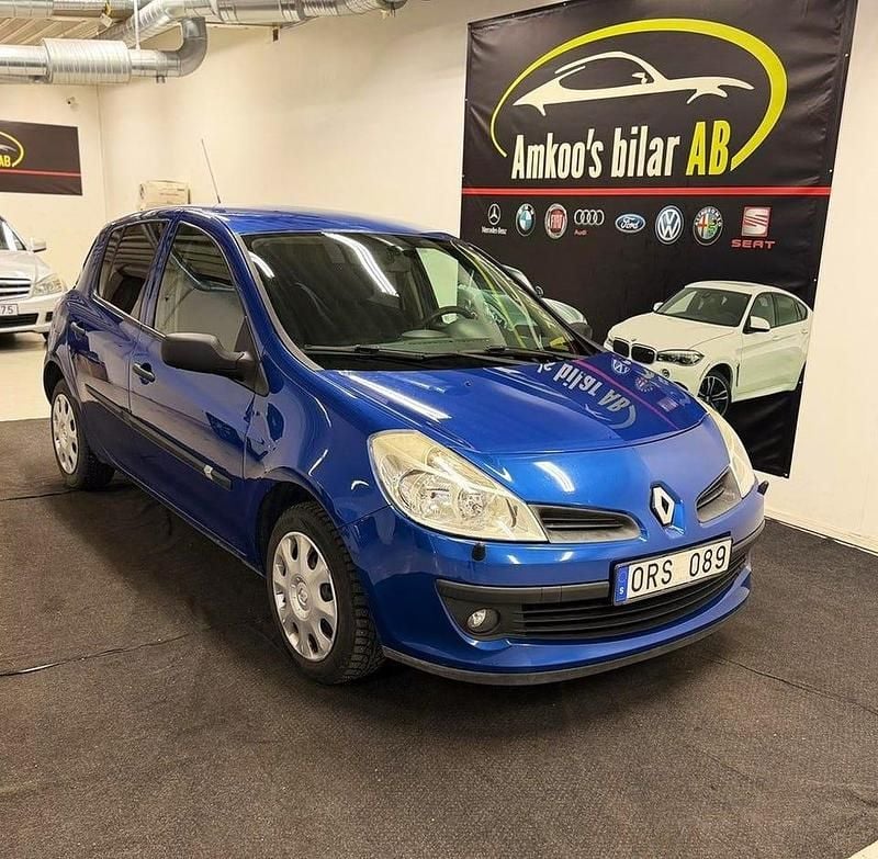 Begagnad Renault Clio R.S. 75 HK (55 kW) 2007 Mörkblå Halvkombi