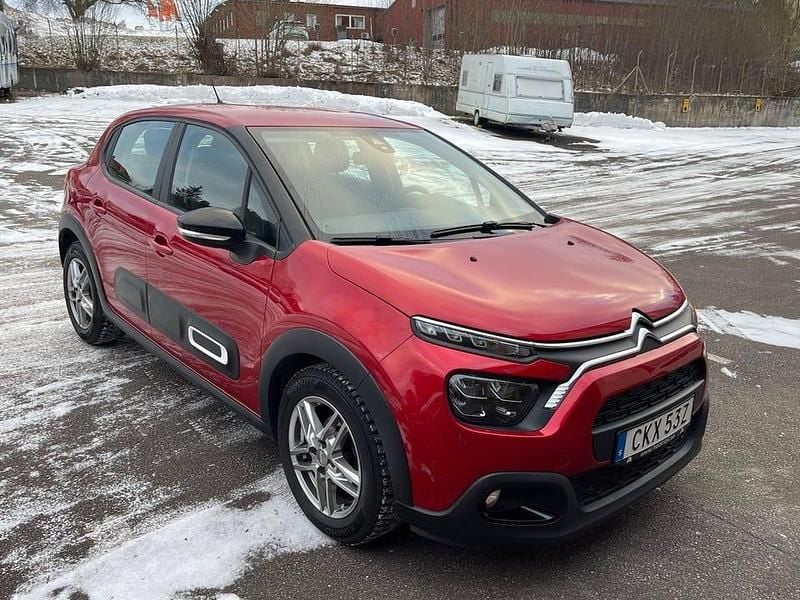 Röd Begagnad 2021 Citroën C3 PureTech | 109 900 kr (Marknadspris) - Bild 1/4