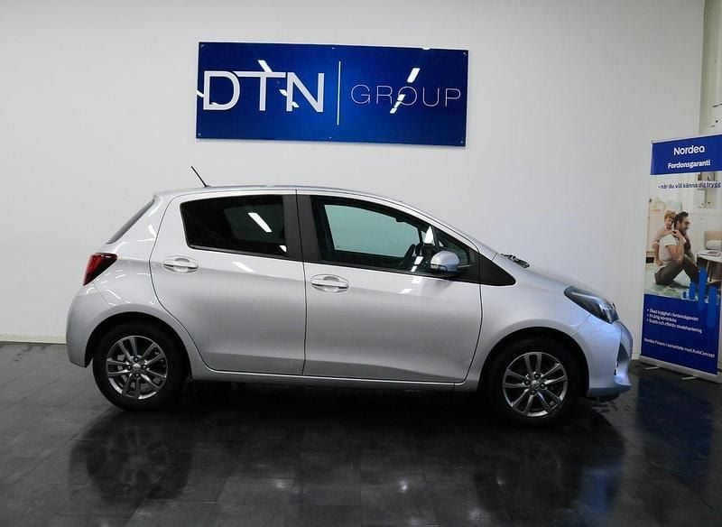 Begagnad 2016 Toyota Yaris Active Halvkombi | 124 500 kr (Marknadspris) - Bild 1/4