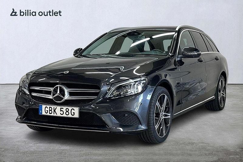 Grå Begagnad 2020 Mercedes C300e Avantgarde Kombi | 289 900 kr (Bra pris) - Bild 1/4