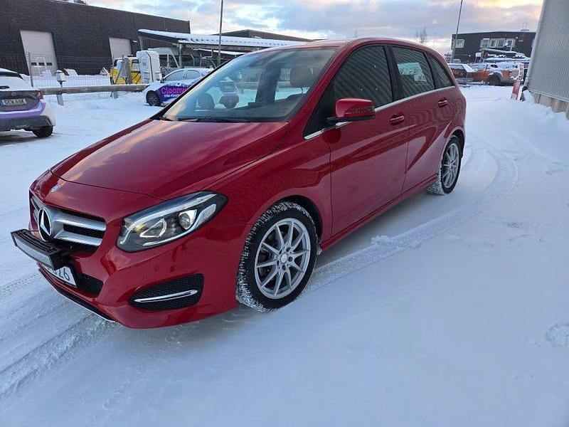 Begagnad Mercedes B220 184 HK (135 kW) 2016 Minibuss