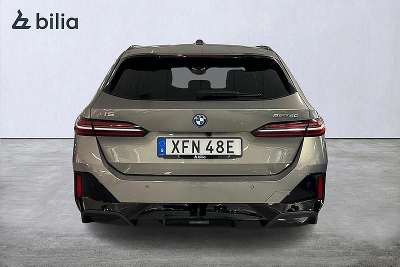 Ny BMW i5 Comfort Edition 250 kW (340 HK) 2026 Grå Kombi