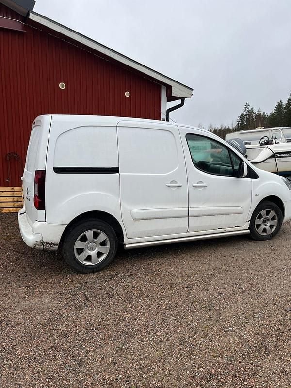 Begagnad Citroën Berlingo 99 HK (72 kW) 2016 Minibuss
