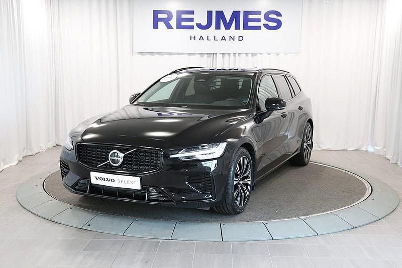 Svart Begagnad 2025 Volvo V60 Plus Kombi | 509 500 kr (Marknadspris) - Bild 1/4