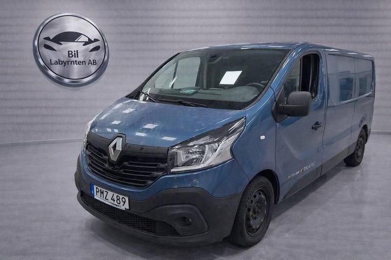 Blå Begagnad 2015 Renault Trafic Minibuss | 99 900 kr (Superpris) - Bild 1/4