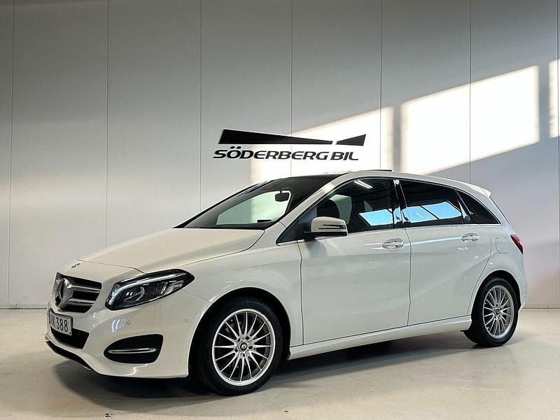 Vit Begagnad 2015 Mercedes B200 Urban Minibuss | 119 900 kr (Marknadspris) - Bild 1/4