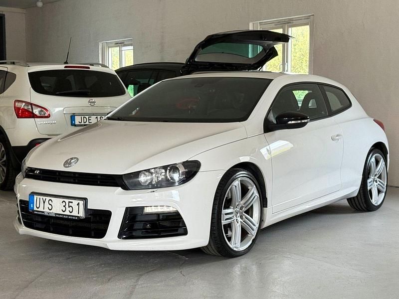 Vit Begagnad 2010 VW Scirocco R Sportkupé | 109 900 kr (Bra pris) - Bild 1/4