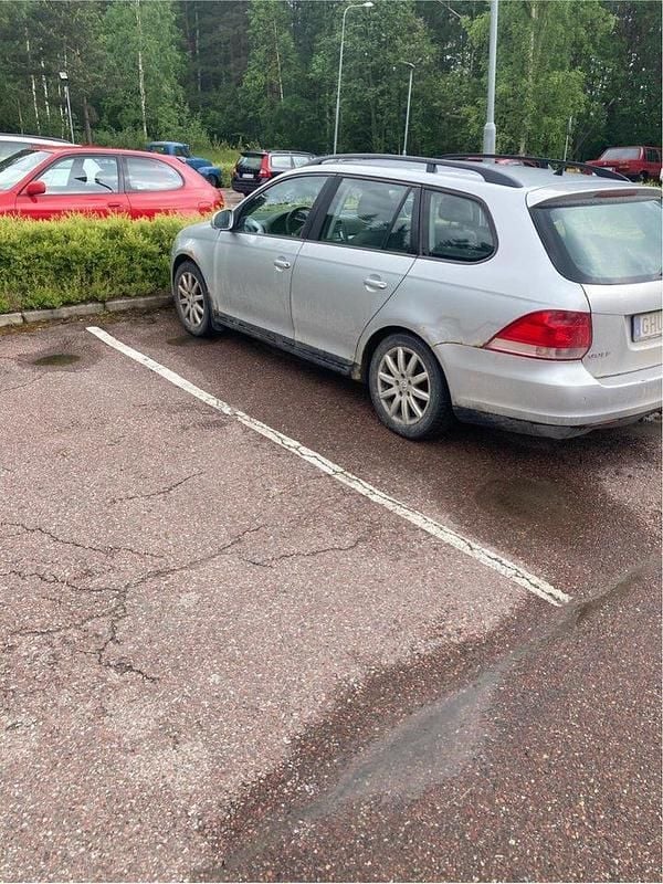 Silver Begagnad 2008 VW Golf VI Kombi | 12 000 kr (Bra pris) - Bild 1/4