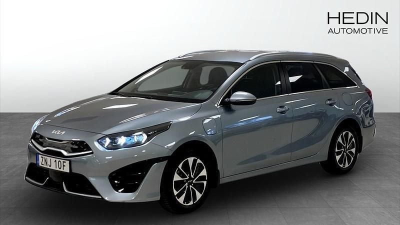 Grå (grey) Begagnad 2022 Kia Ceed Sportswagon Advance Kombi | 269 900 kr (Marknadspris) - Bild 1/4