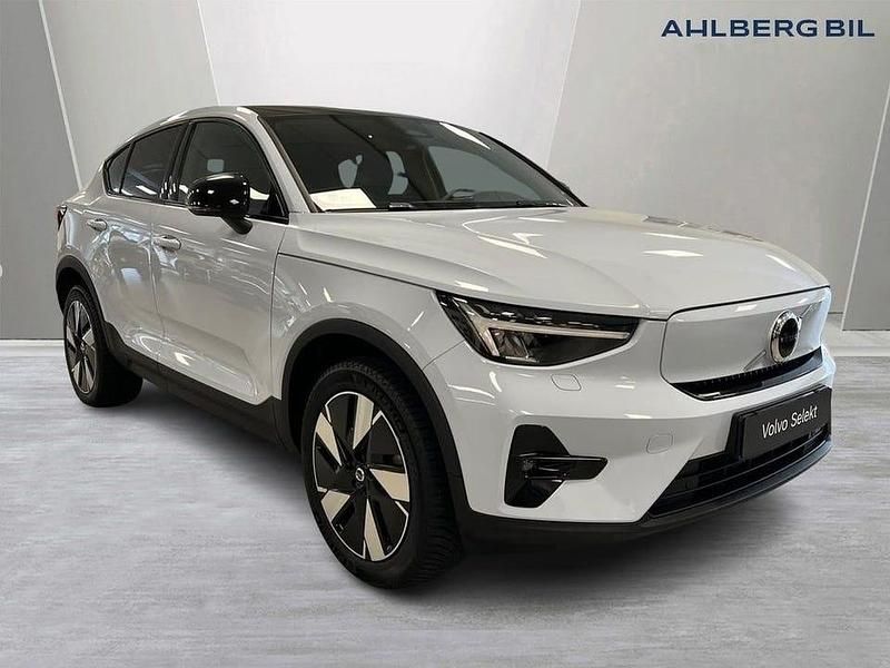 Begagnad Volvo EC40 Plus 188 kW (256 HK) 2023 Blå SUV