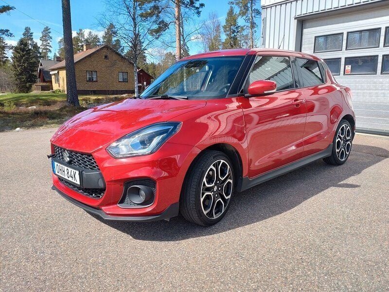 Röd Begagnad 2020 Suzuki Swift Sport Halvkombi | 189 900 kr - Bild 1/4