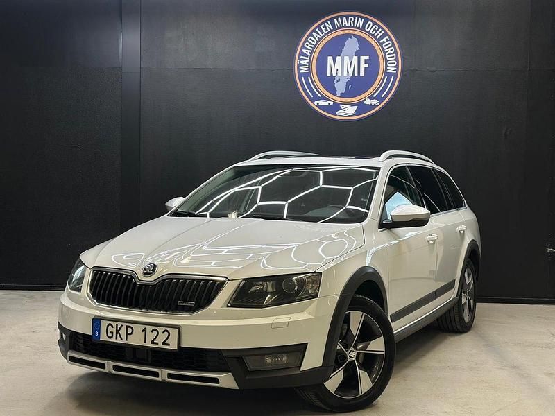 Vit Begagnad 2015 Skoda Octavia Scout Business Line Kombi | 144 800 kr (Marknadspris) - Bild 1/4