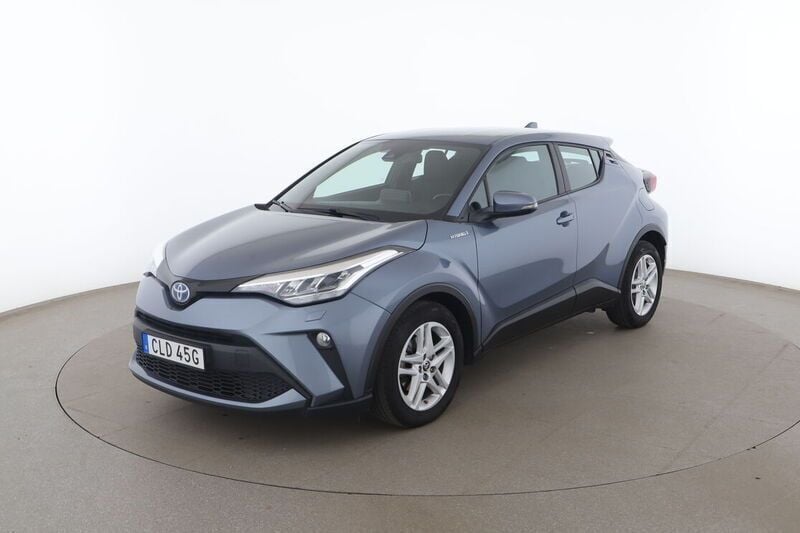 Grå Begagnad 2021 Toyota C-HR Active SUV | 249 000 kr (Marknadspris) - Bild 1/4