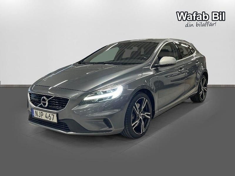 Grå Begagnad 2016 Volvo V40 R-Design Kombi | 214 900 kr (Lite dyr) - Bild 1/4