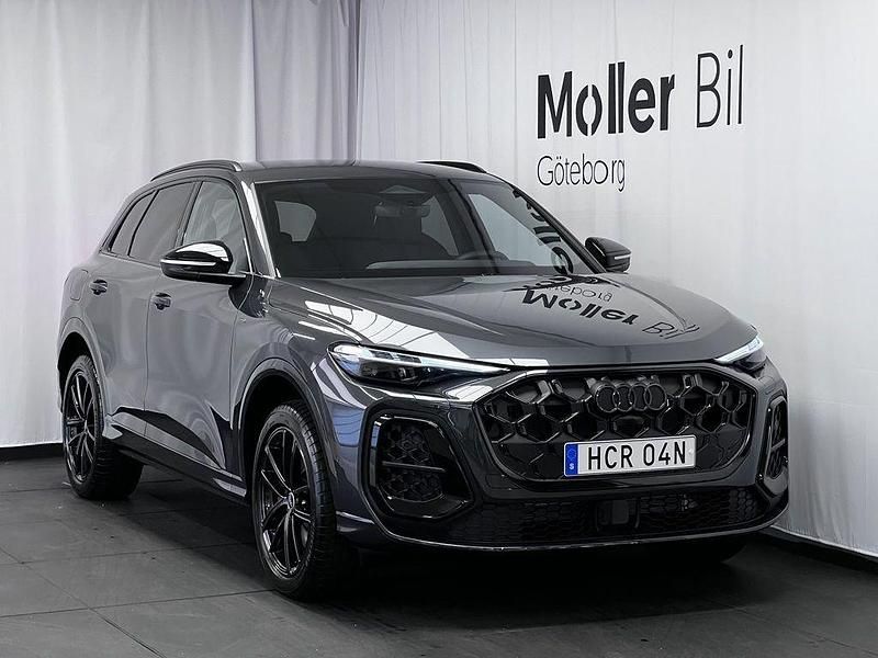 Grå (tamboragrå metallic) Ny 2025 Audi Q5 Sportback Sport SUV | 834 400 kr - Bild 1/4