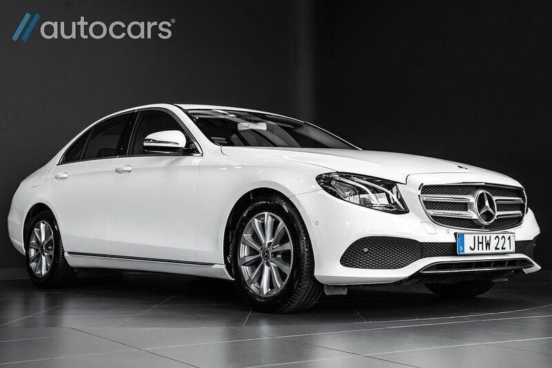 Vit Begagnad 2018 Mercedes E200 Avantgarde Sedan | 348 750 kr (Lite dyr) - Bild 1/4