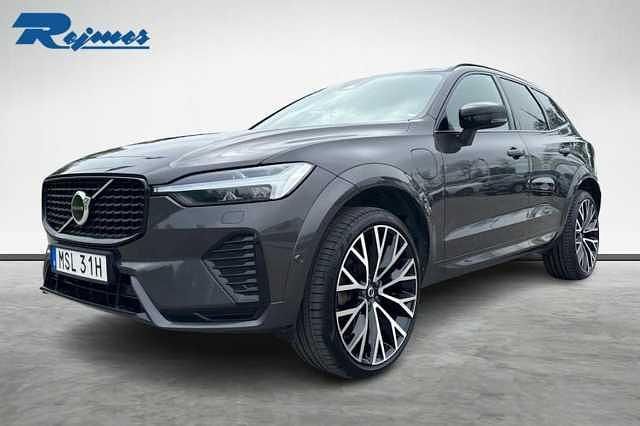 Grå (platinum grey metallic) Begagnad 2021 Volvo XC60 R-Design Pro SUV | 419 800 kr (Dyr) - Bild 1/4