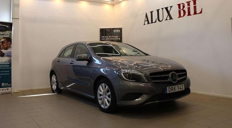 Mörkgrå (grå) Begagnad 2015 Mercedes A180 AMG Halvkombi | 129 900 kr (Marknadspris) - Bild 1/4
