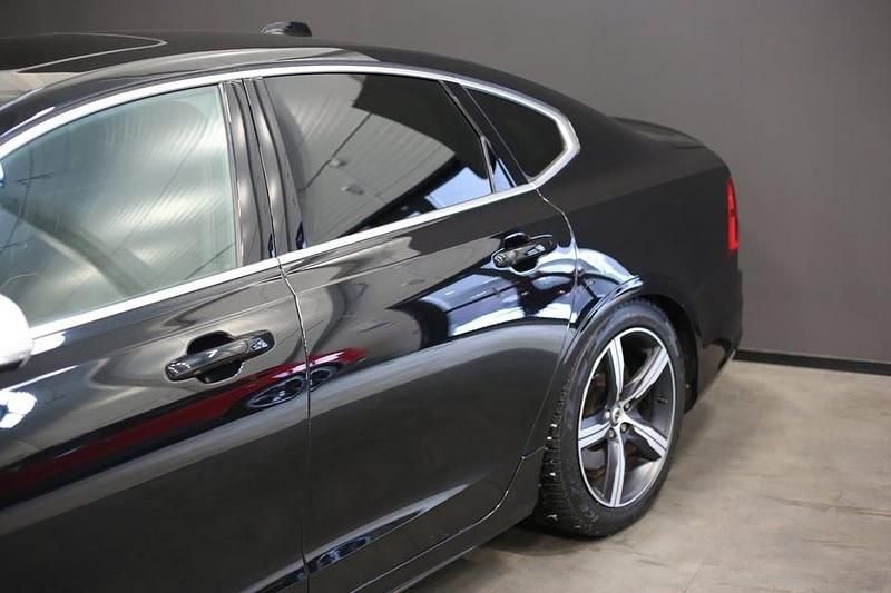 Begagnad Volvo S90 R-Design 235 HK (172 kW) 2019 Svart Sedan