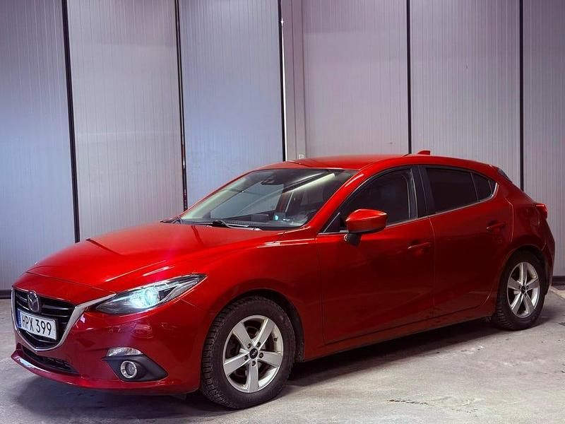 Begagnad Mazda 3 Inclusive 150 HK (110 kW) 2015 Röd