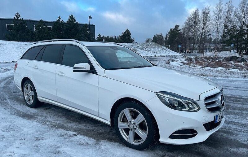 Vit Begagnad 2014 Mercedes E350 Avantgarde Kombi | 189 000 kr (Marknadspris) - Bild 1/4