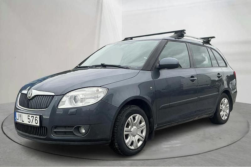Mörkgrå Begagnad 2010 Skoda Fabia | 34 000 kr (Superpris) - Bild 1/4