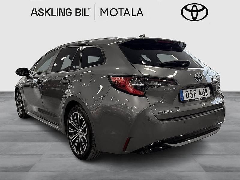 Begagnad Toyota Corolla Style 184 HK (135 kW) 2019 Grön Kombi