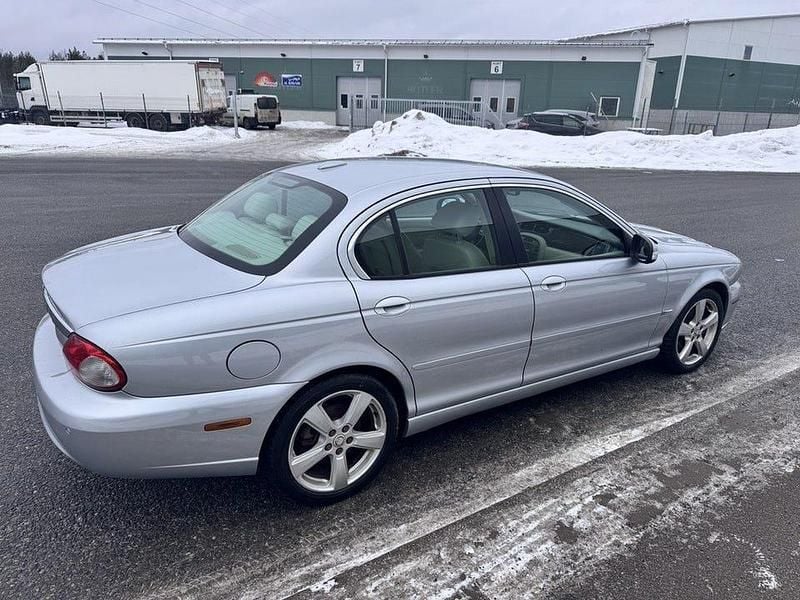 Begagnad Jaguar X-type 146 HK (107 kW) 2008 Grå Sedan