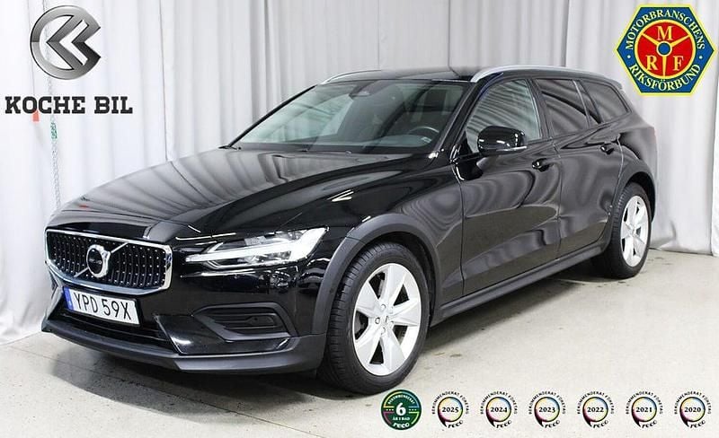 Svart Begagnad 2022 Volvo V60 CC Kombi | 349 900 kr (Lite dyr) - Bild 1/3