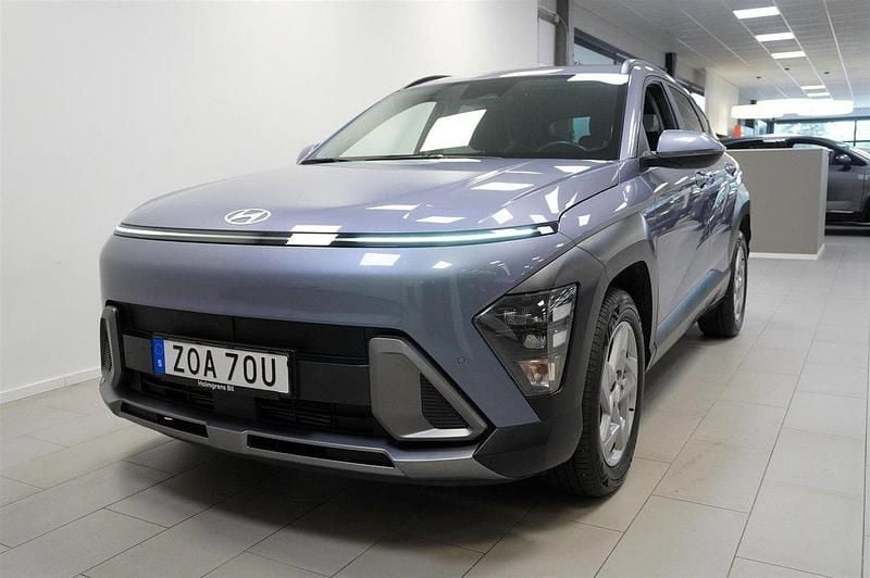 Blå Begagnad 2023 Hyundai Kona Essential SUV | 269 900 kr - Bild 1/4