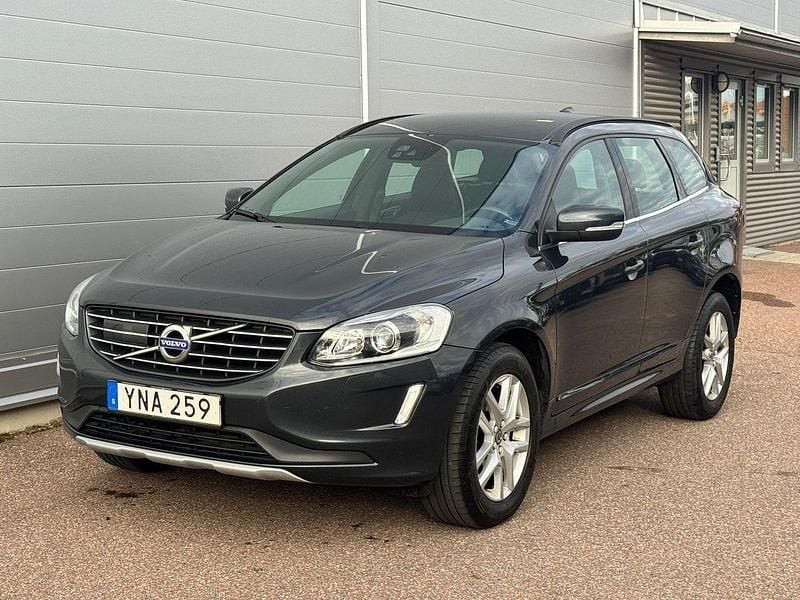 Grå Begagnad 2017 Volvo XC60 Momentum SUV | 199 595 kr (Bra pris) - Bild 1/4