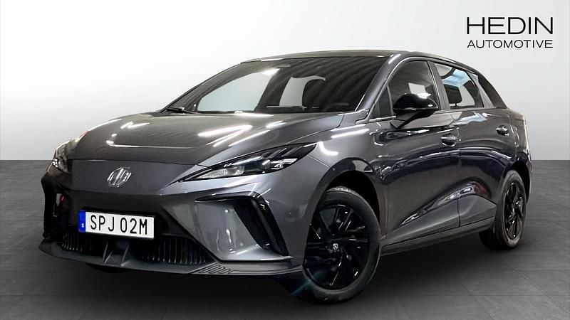 Grå (grey) Begagnad 2023 MG MG4 EV Halvkombi | 249 900 kr (Marknadspris) - Bild 1/4