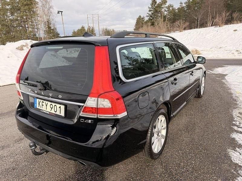 Begagnad Volvo V70 Momentum 181 HK (133 kW) 2015 Svart Kombi