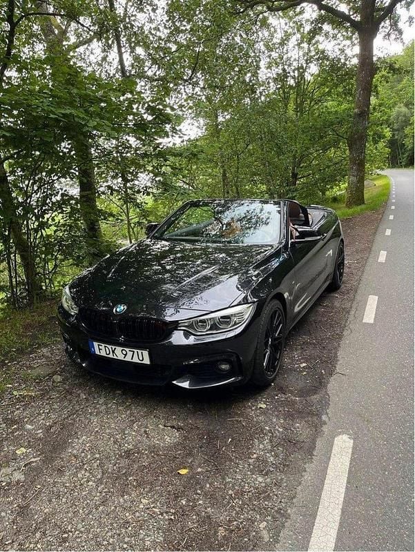 Svart Begagnad 2017 BMW 440 Comfort Edition Cab | 379 000 kr (Marknadspris) - Bild 1/4