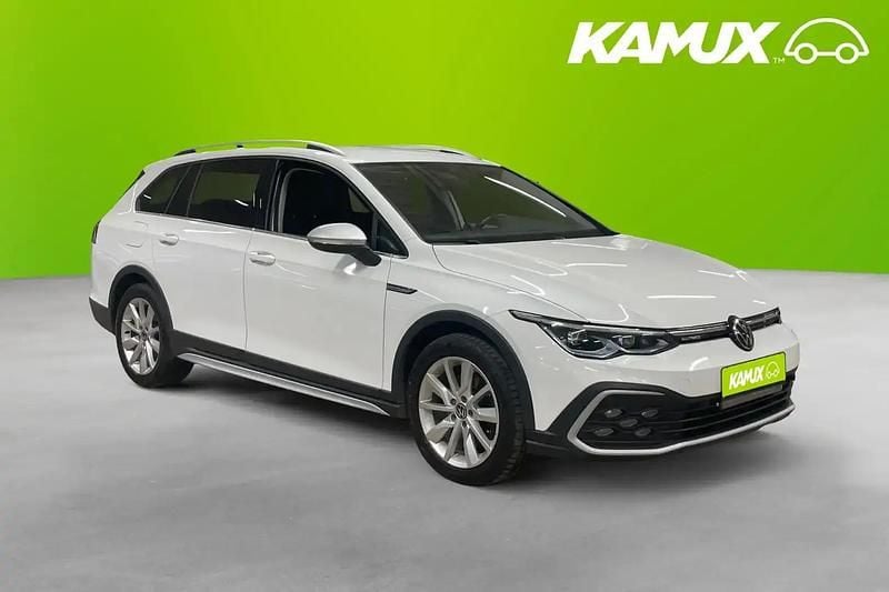 Begagnad VW Golf Alltrack 200 HK (147 kW) 2022 Vit Kombi