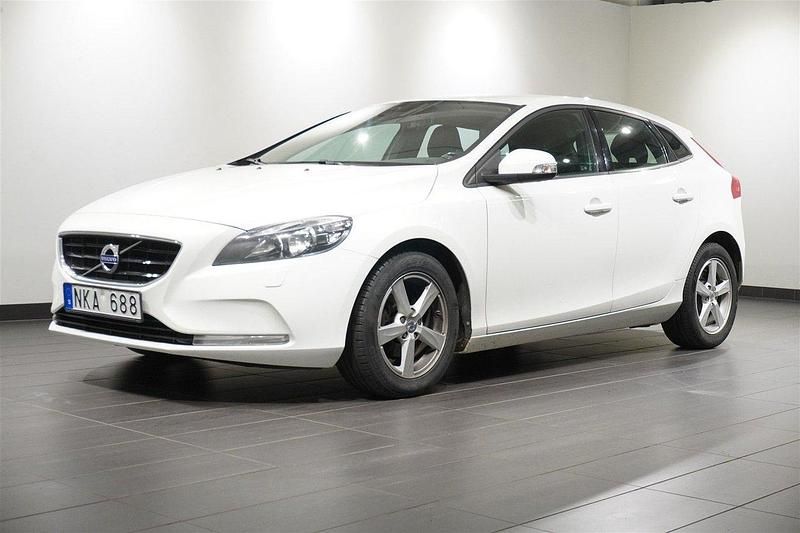 Vit Begagnad 2013 Volvo V40 Kinetic Kombi | 109 000 kr (Marknadspris) - Bild 1/2