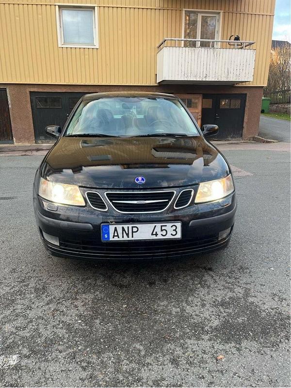 Svart Begagnad 2003 Saab 9-3 Sedan | 17 000 kr (Superpris) - Bild 1/4