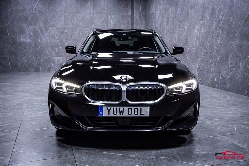 Begagnad BMW 330 Shadowline 292 HK (214 kW) 2023 Svart Kombi