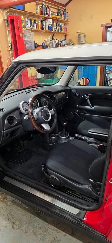 Begagnad Mini Cooper 116 HK (85 kW) 2005 Halvkombi