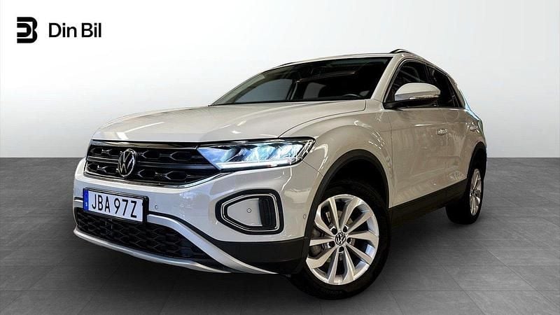 Ljusgrå Begagnad 2024 VW T-Roc Life SUV | 319 900 kr (Lite dyr) - Bild 1/4