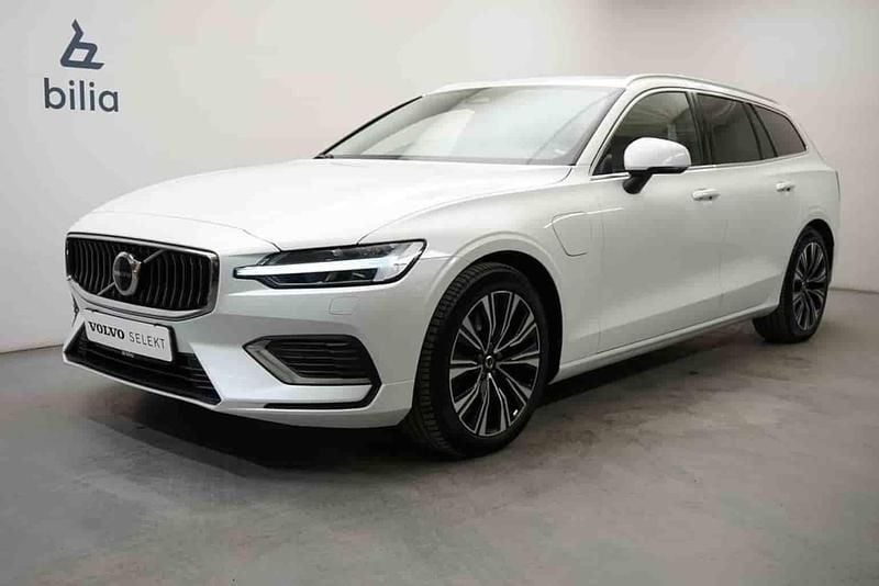 Vit Begagnad 2023 Volvo V60 Kombi | 379 900 kr (Bra pris) - Bild 1/1