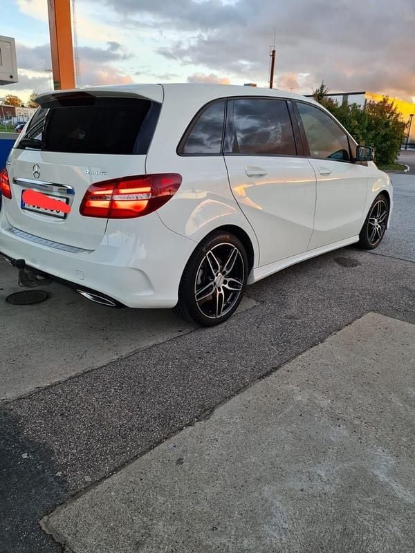 Begagnad 2017 Mercedes B200 Minibuss | 165 000 kr (Marknadspris) - Bild 1/3