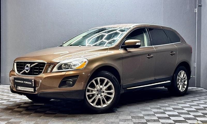 Brun Begagnad 2010 Volvo XC60 Summum SUV | 69 900 kr (Superpris) - Bild 1/4