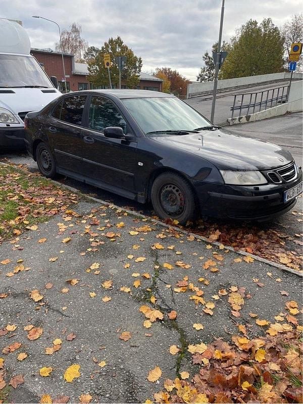 Svart Begagnad 2005 Saab 9-3 Linear Sedan | 18 000 kr - Bild 1/4