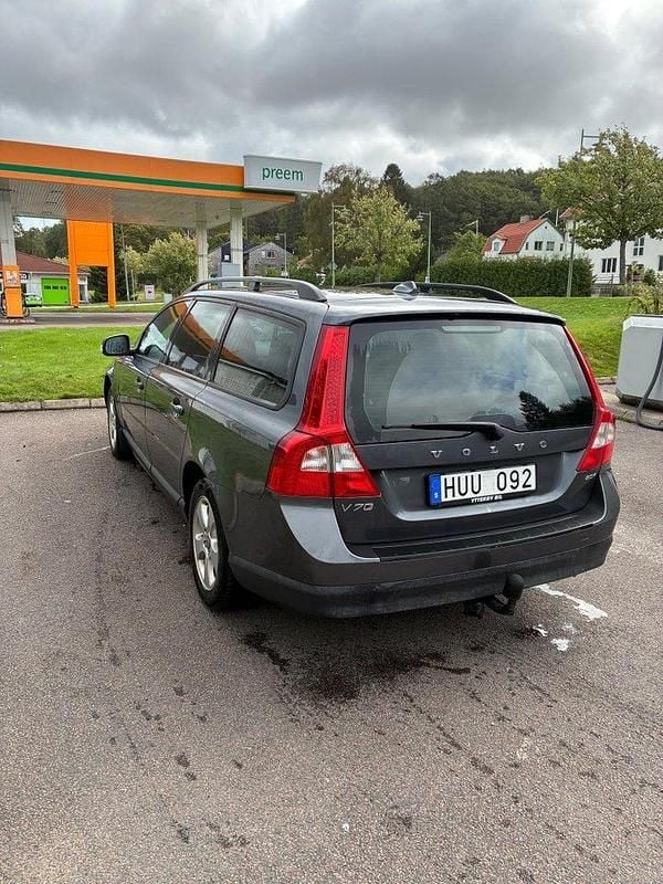 Grå Begagnad 2009 Volvo V70 Kinetic Kombi | 39 990 kr (Bra pris) - Bild 1/4