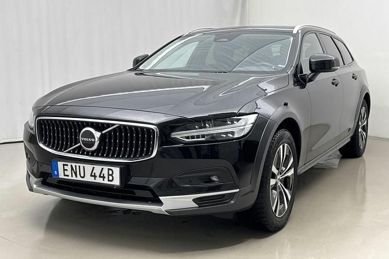 Svart Begagnad 2023 Volvo V90 CC Core Kombi | 355 000 kr (Superpris) - Bild 1/4
