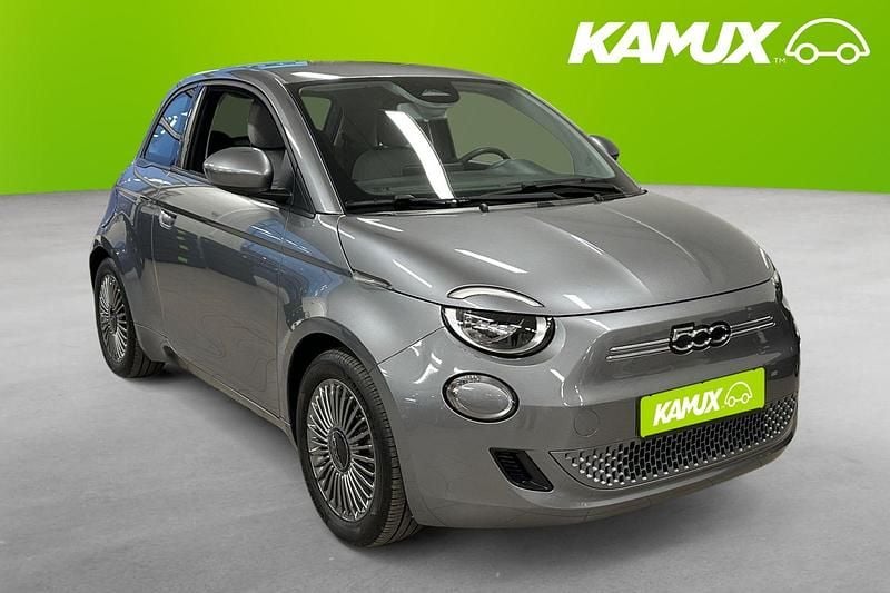 Silver/grå Begagnad 2022 Fiat 500e Halvkombi | 169 900 kr (Marknadspris) - Bild 1/4