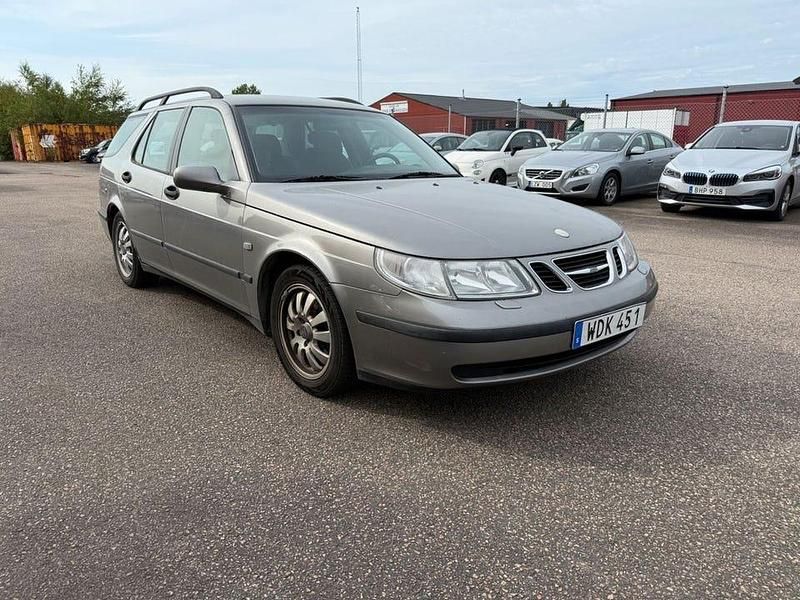 Ljusgrå Begagnad 2004 Saab 9-5 Kombi | 19 500 kr (Marknadspris) - Bild 1/4